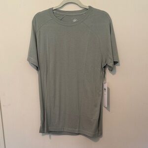 ALO Yoga Men's Triumph Short Sleeve Tee in eucalyptus